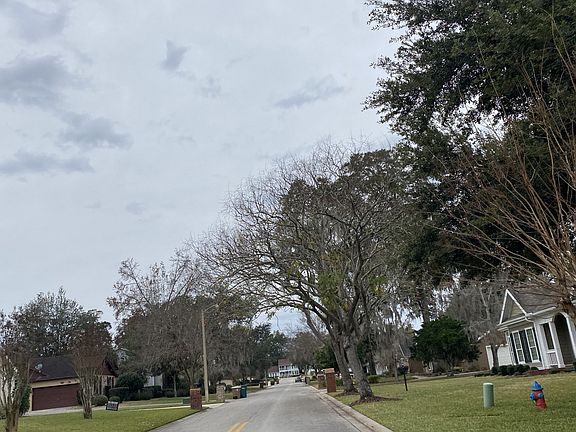 5th image of 2642 SE 28th Ln