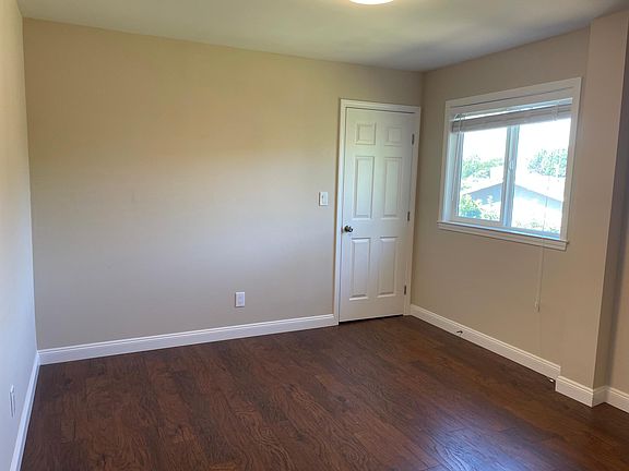 5th image of 2251 Terra Villa St #B