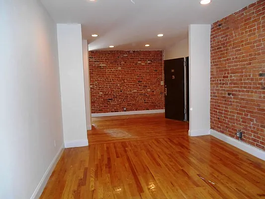 Rented by PMG Real Estate  | media 38