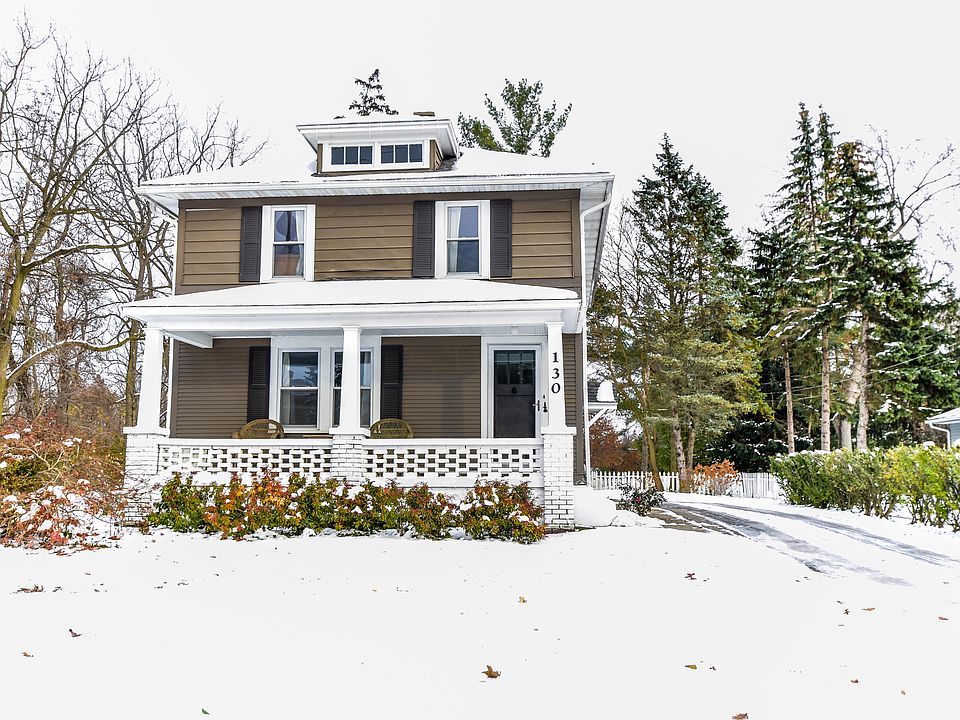 1st image of 130 Lakeside Dr NE