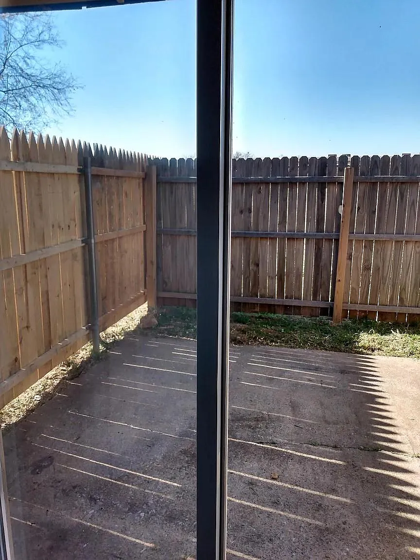 2 bed, 1.5 bath, 1200 sqft, $895 — Photo 4
