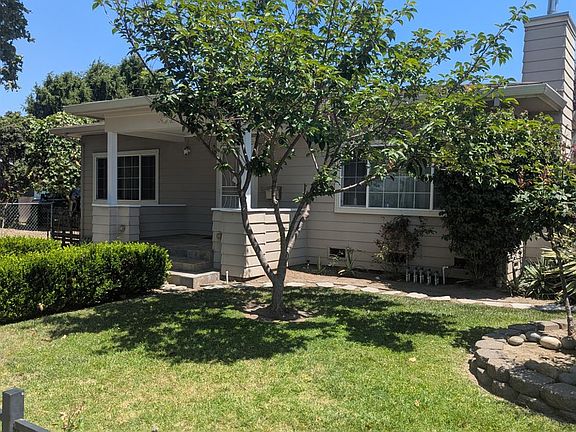 5th image of 21492 Montgomery Ave