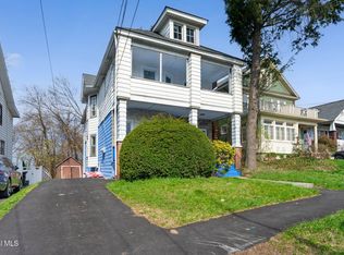 2422 Lavin Ct, Troy, NY 12180