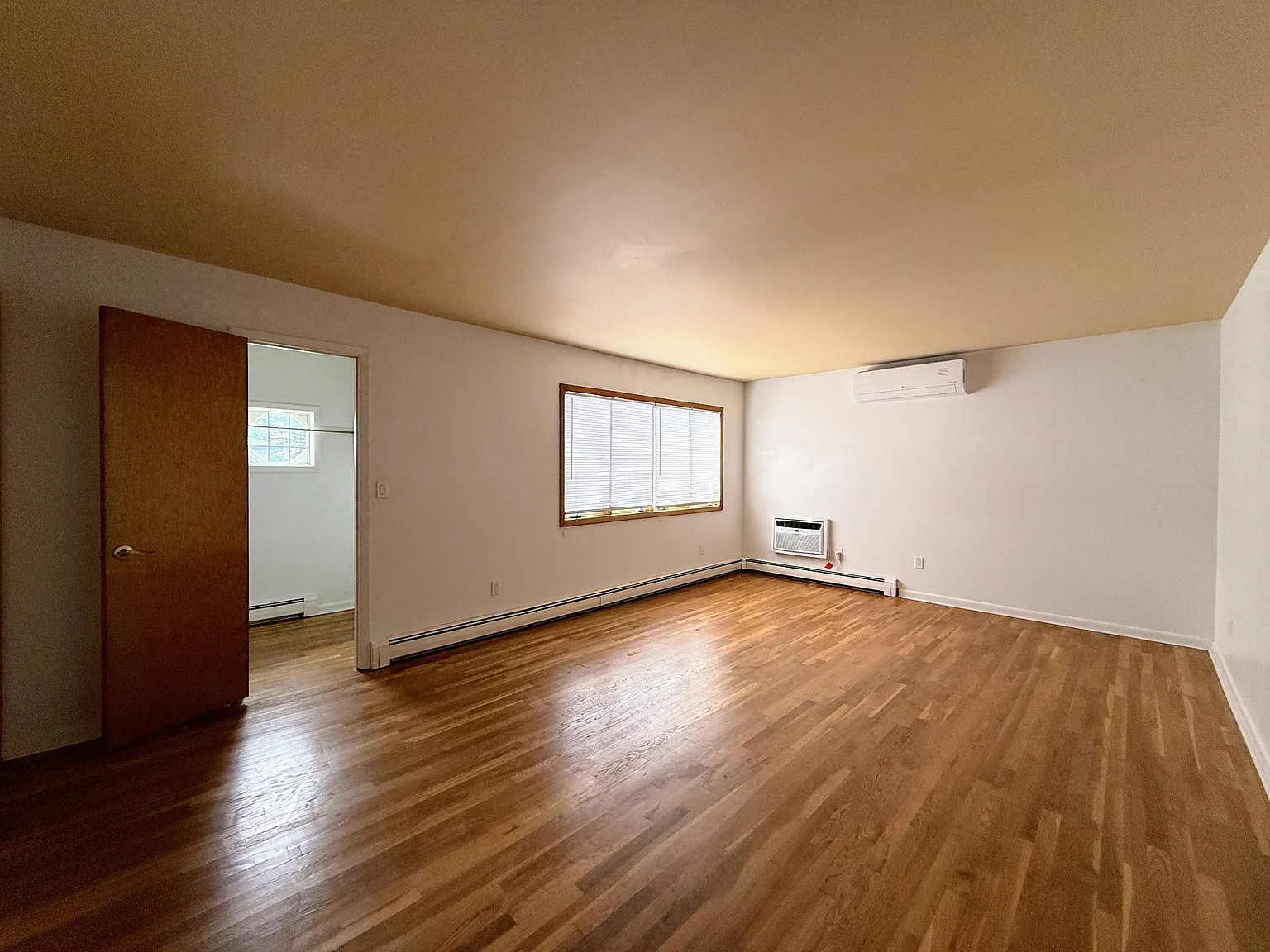 3 bed, $3,300 — Photo 2
