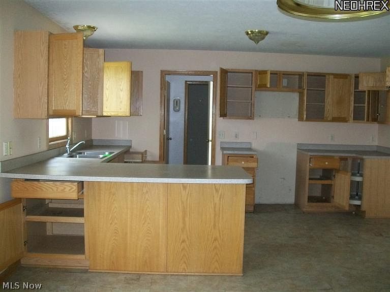 2nd image of 609 Arlington Blvd