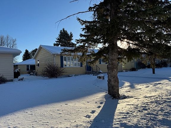 3rd image of 426 Maple Ave S