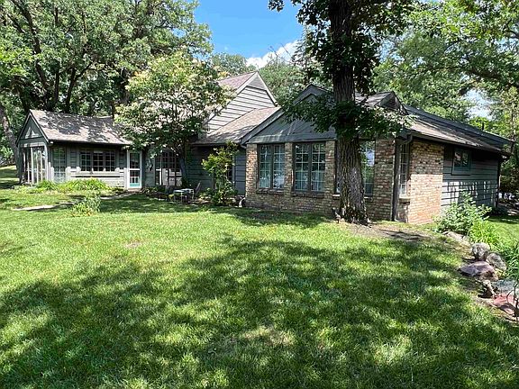2nd image of 5209 Lakeshore Dr #5104