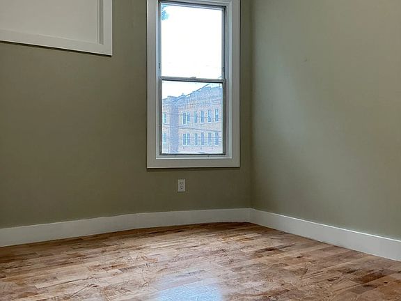 3rd image of 376 Avon Ave #4