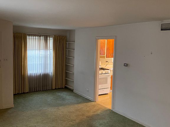 4th image of 9739 Richard Ave #1