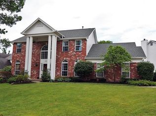 262 Lansbrooke Dr, Chesterfield, MO 63005