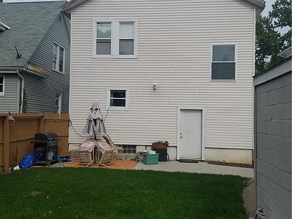 3rd image of 670 Lakeside Ave