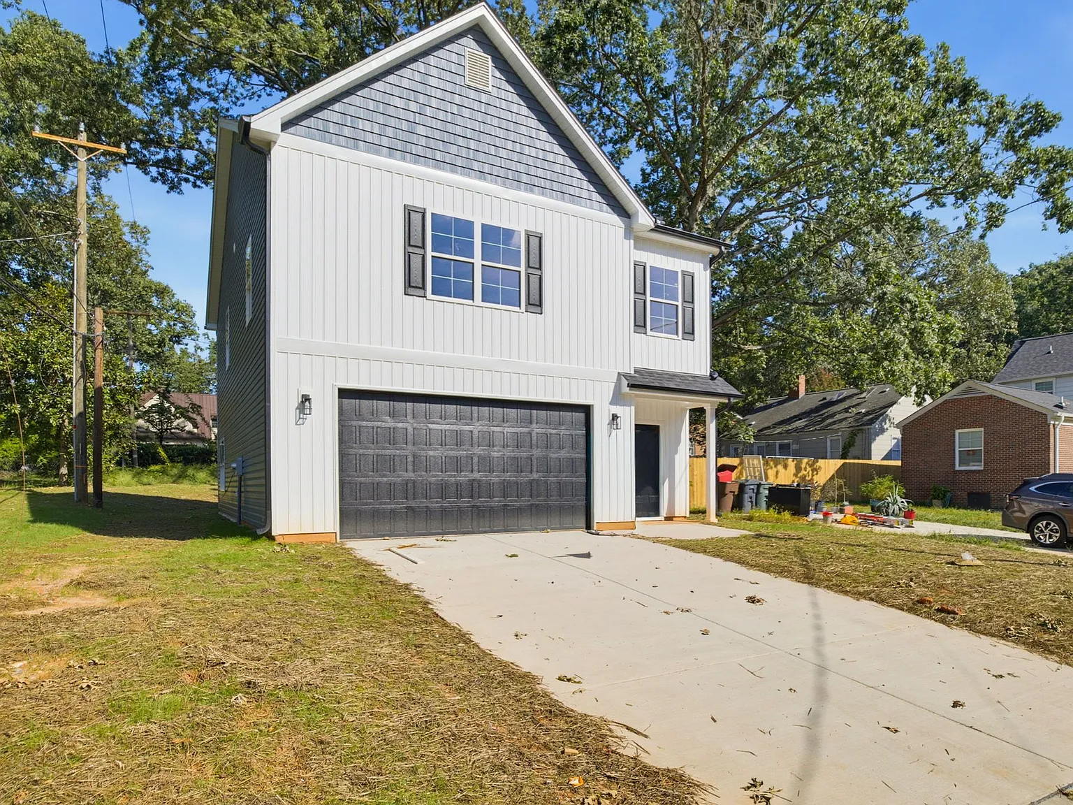 4 bed, 2.5 bath, 2108 sqft, $2,600 — Photo 3