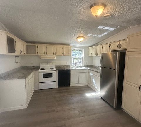 5th image of 48 Springfield Rd
