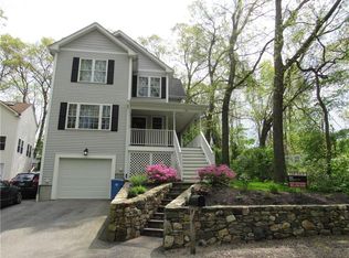 15 Iroquois Rd, Cumberland, RI 02864