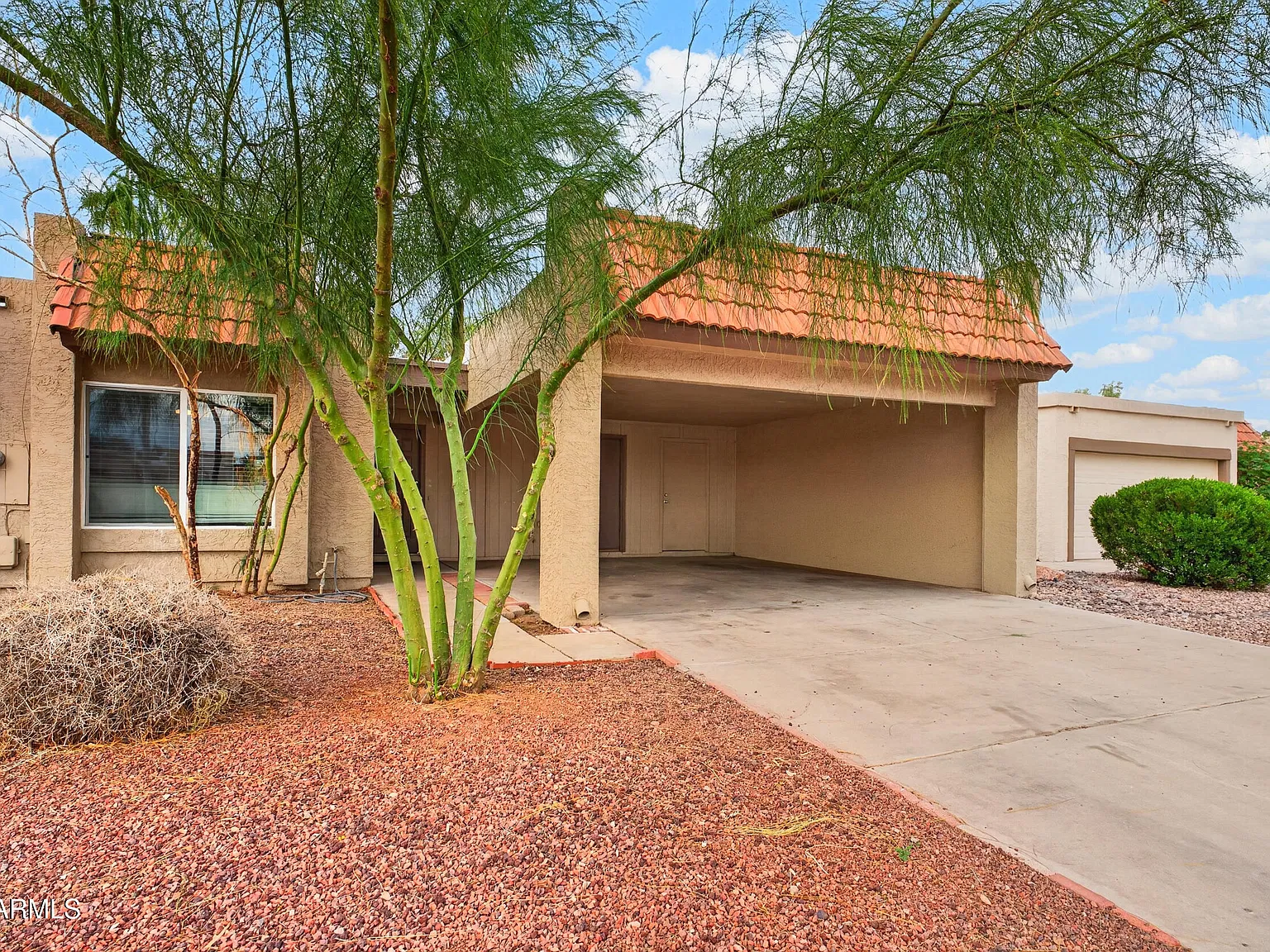 3 bed, 1426 sqft, $1,999 — Photo 2