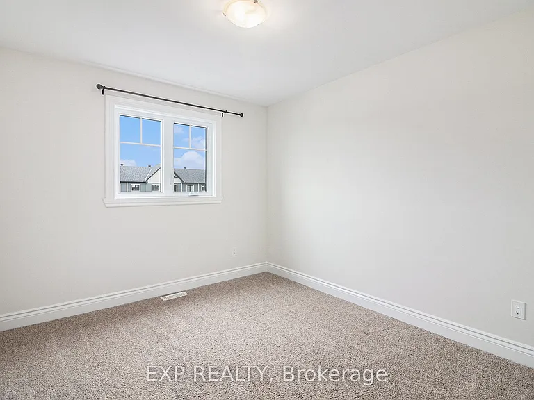 75 Gilberte St — Photo 20