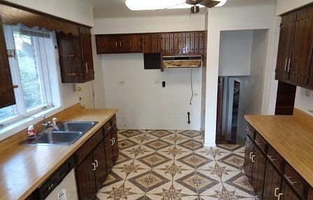 5th image of 14200 S Edbrooke Ave