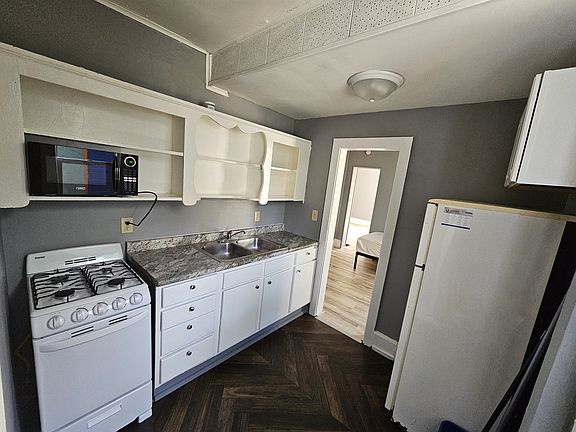 4th image of 510 W Franklin St APT 1