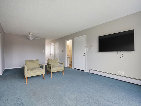 5th image of 108 Boardwalk St Unit 2E