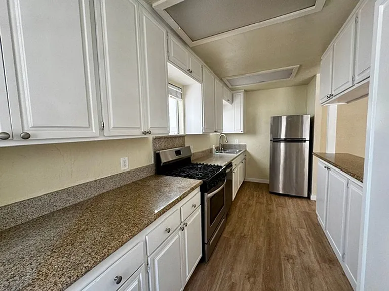 1088 Bangor Ln — Photo 5