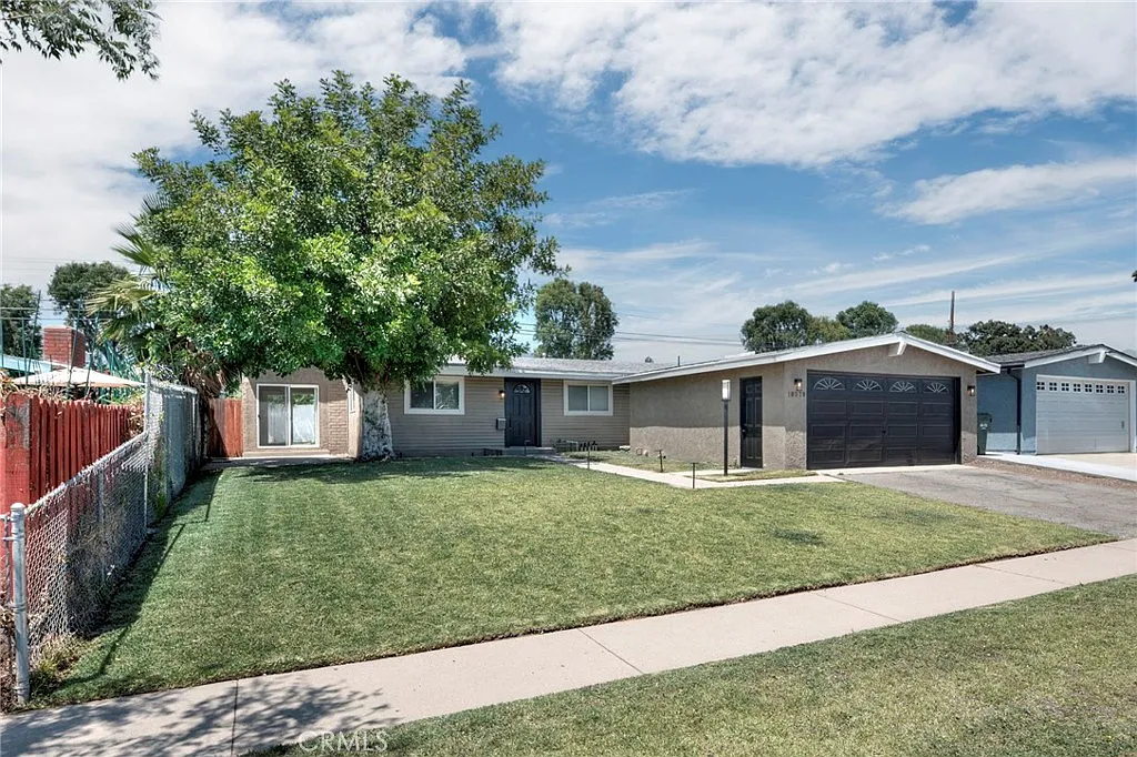 3 bed, 1410 sqft, $3,700 — Photo 1