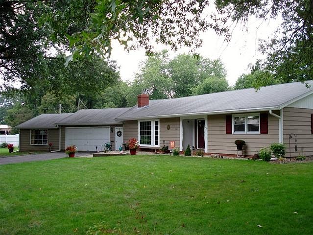 1st image of 104 Lewis Ln
