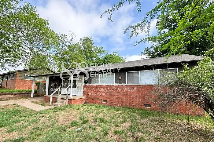 121 Gill Dr — Photo 1