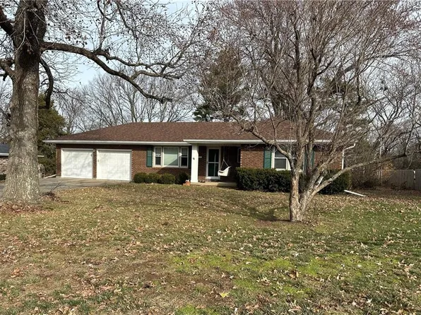 1908 Sleepy Hollow Dr, Lexington, MO 64067