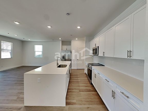 4th image of 5759 Morgans Mile St