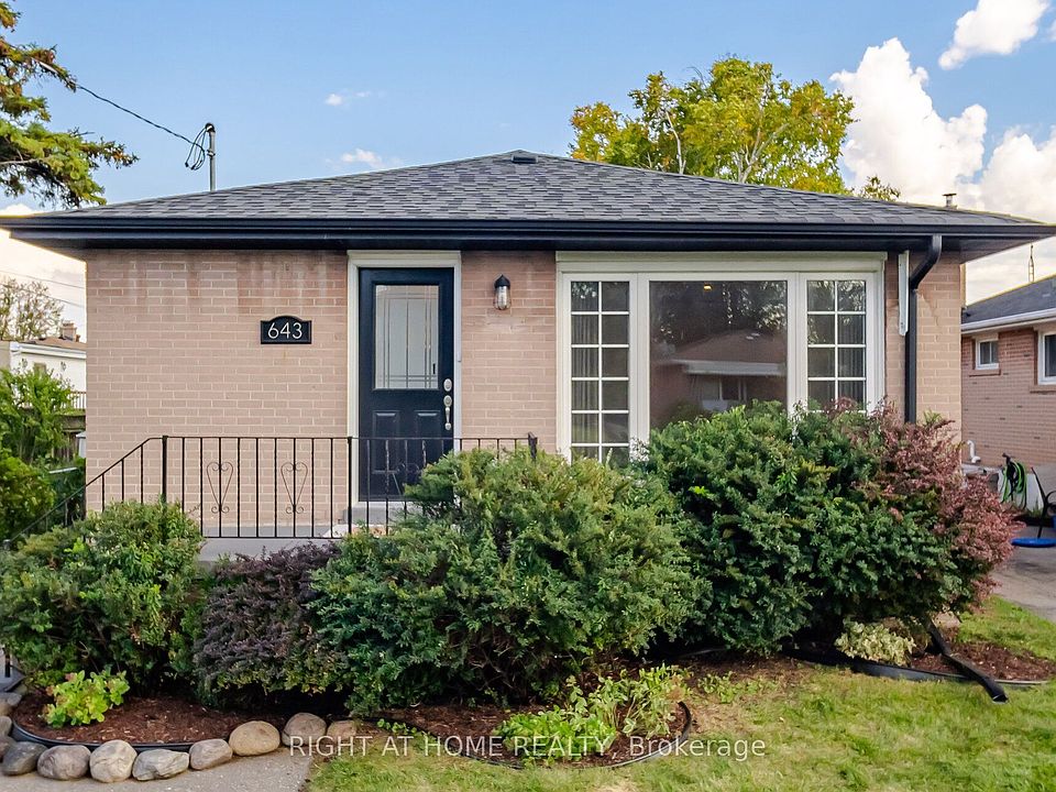 1st image of 643 Perry Cres