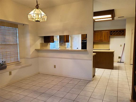 5th image of 2827 Double Lake Dr