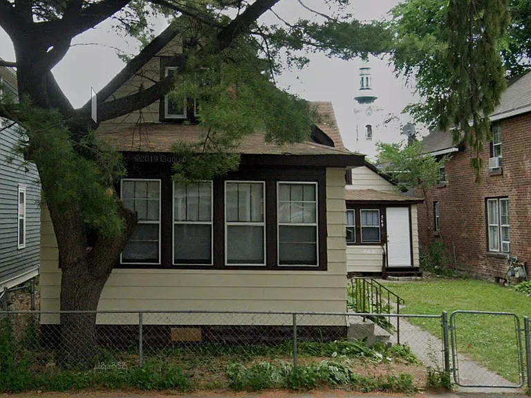 571 Charles Ave — Photo 1