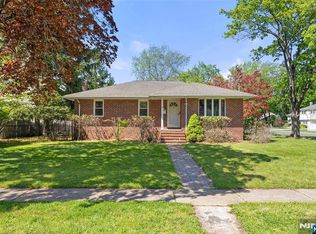 38 Carlson Ct, Closter, NJ 07624