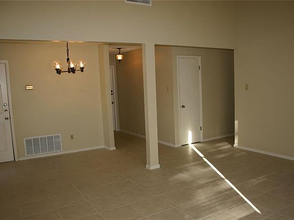 5th image of 205 Clarice Dr