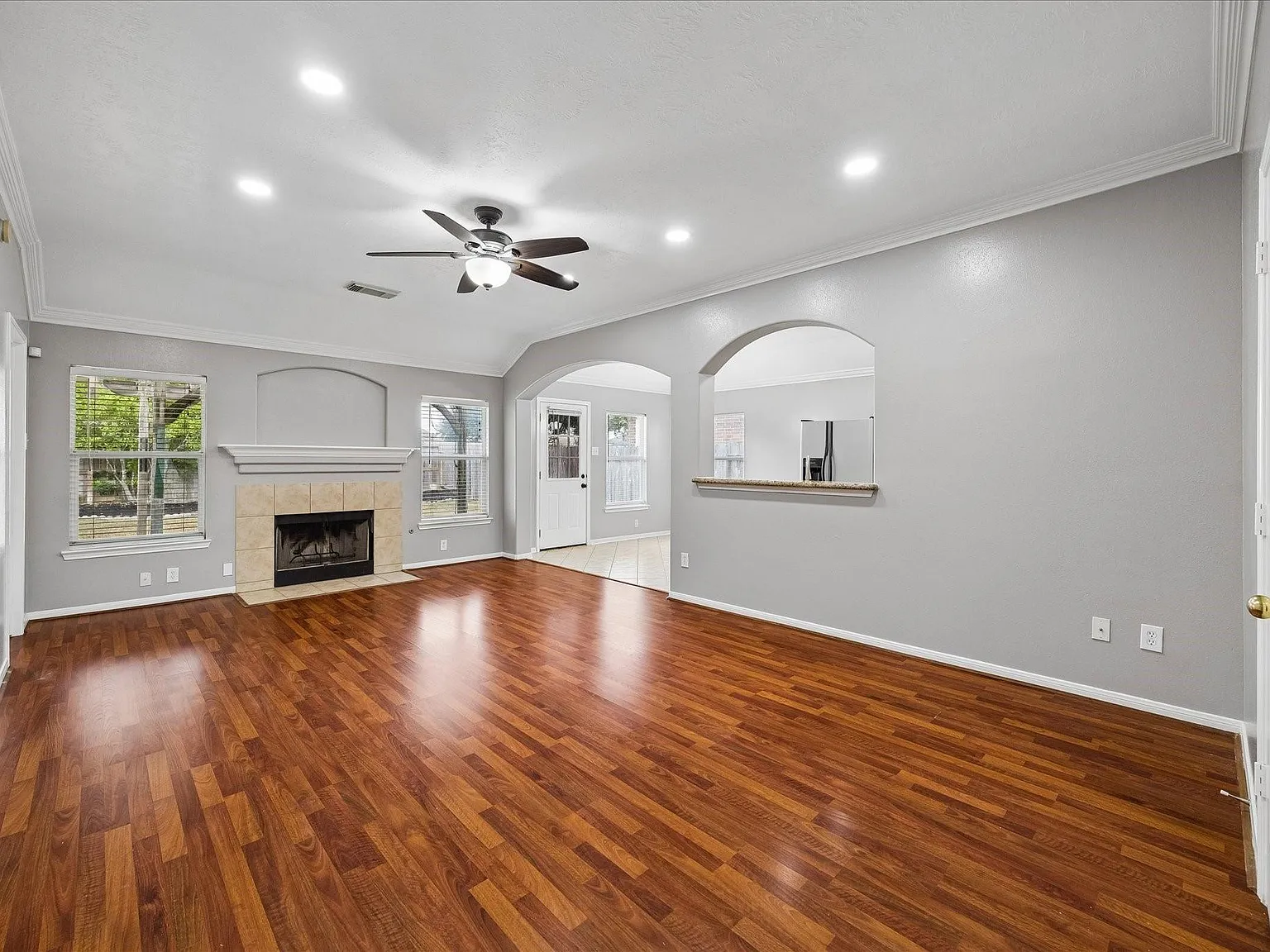 3 bed, 2.0 bath, 1456 sqft, $1,900 — Photo 4