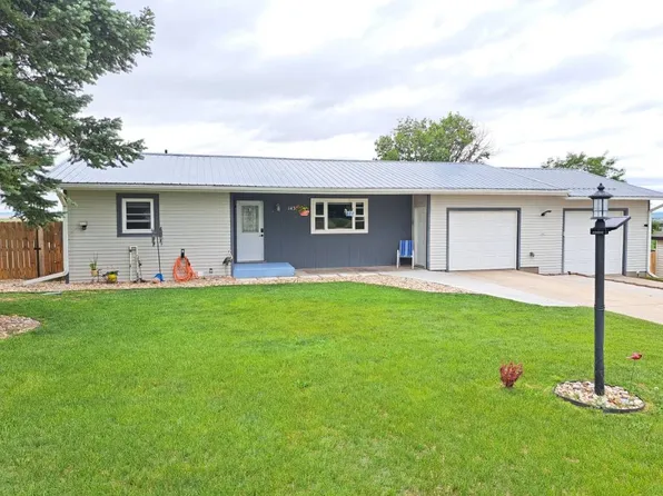 1435 Maple St, Chadron, NE 69337