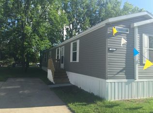 2451 Lawndale Rd, Grand Forks, ND 58201