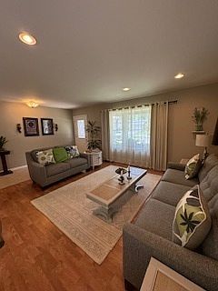 5th image of 242 E Timberlane Dr