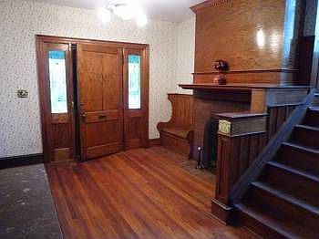 5th image of 22 E Greenwood Ave