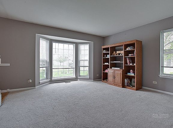 3rd image of 18184 W Banbury Dr