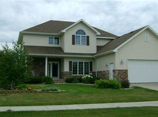 173 Rivers Edge Dr, Grand Forks, ND 58201