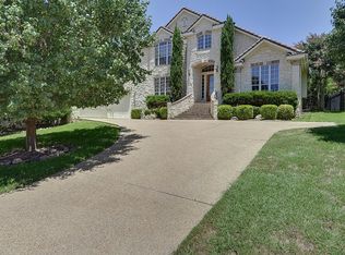 20 Falling Oaks Trl, The Hills, TX 78738