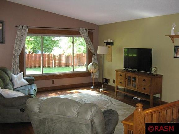 4th image of 1462 Loren St