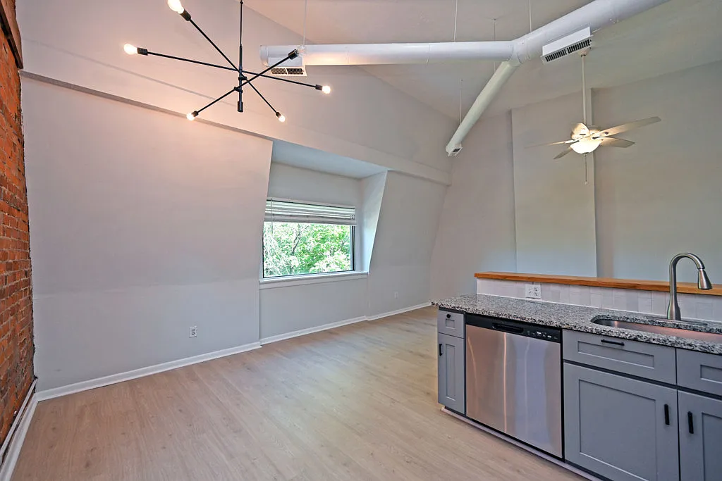 Loft-Inspired 2BR | ~1,200 Sq Ft | Off-Street Parking | East Walnut Hills — Photo 3