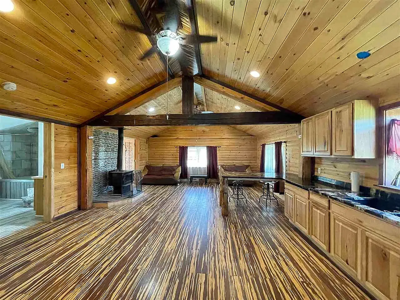 2 bed, 1225 sqft, $1,200 — Photo 2