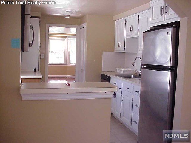 2nd image of 403 Spring Valley Rd