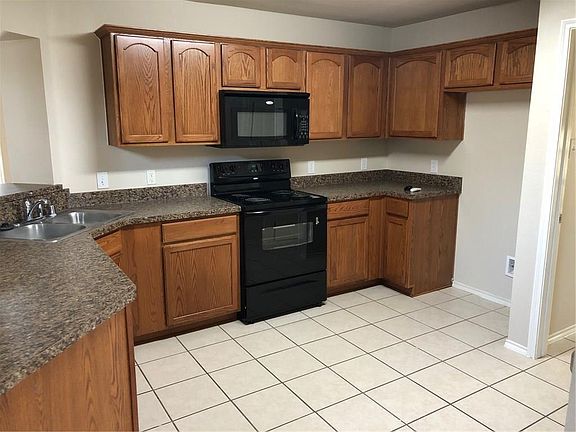 5th image of 901 Acacia Dr