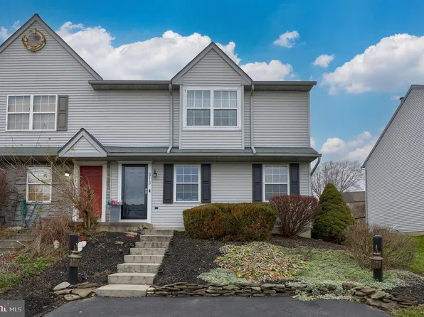 313 Red Cedar Ln, Marietta, PA 17547