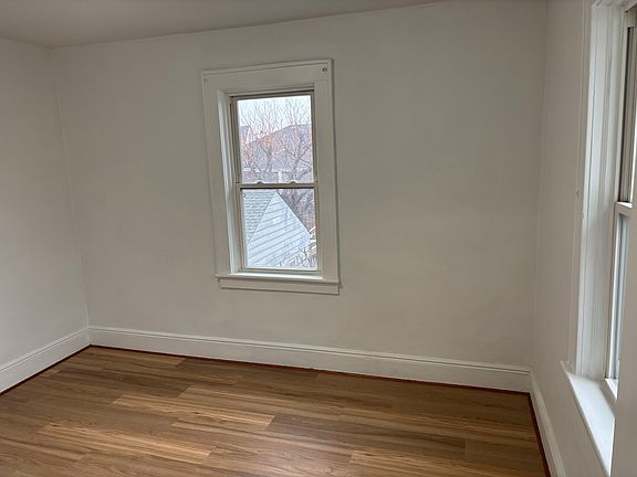 4th image of 334 Midland Ave #1