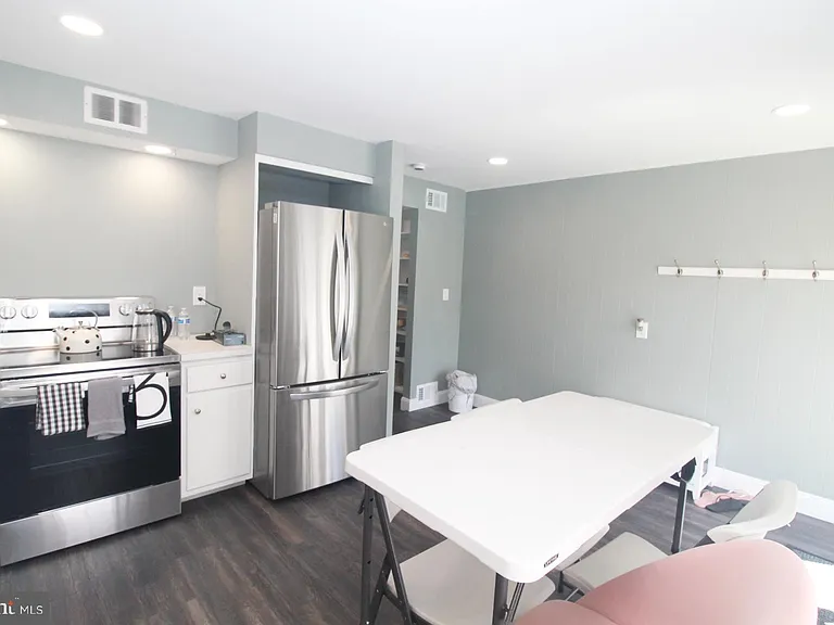 118 Washington Rd — Photo 8